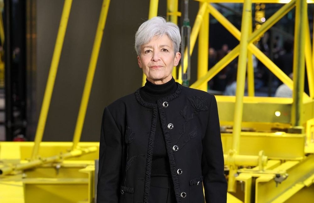 Qui est Claudie Haigneré, l’astronaute qui a créé la surprise au défilé Chanel ?