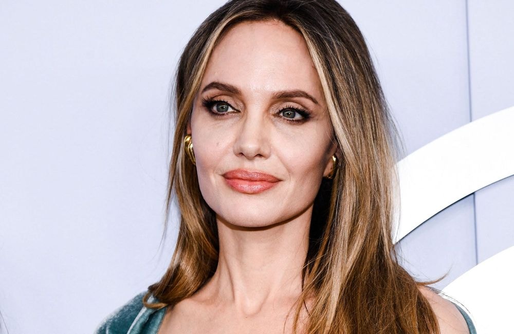Angelina Jolie : la star dévoile un nouveau tatouage sur la poitrine