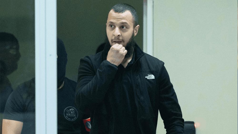 Salah Abdeslam : trois personnes placées en garde à vue après qu’une clé USB lui ait été remise en prison