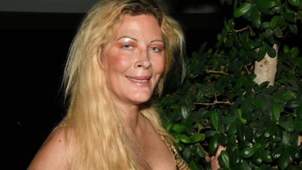 "Je me rends le plus moche possible" : après les violentes critiques sur son apparence physique, Loana dévoile la triste raison derrière son look négligé !