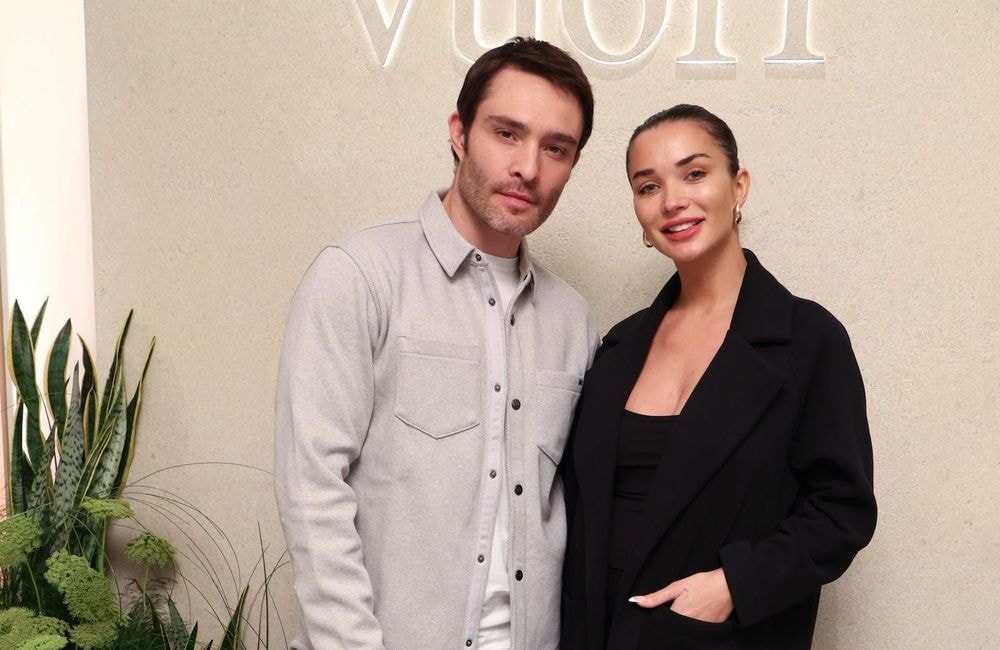 Ed Westwick (« Gossip Girl ») attend son premier enfant avec son épouse Amy Jackson