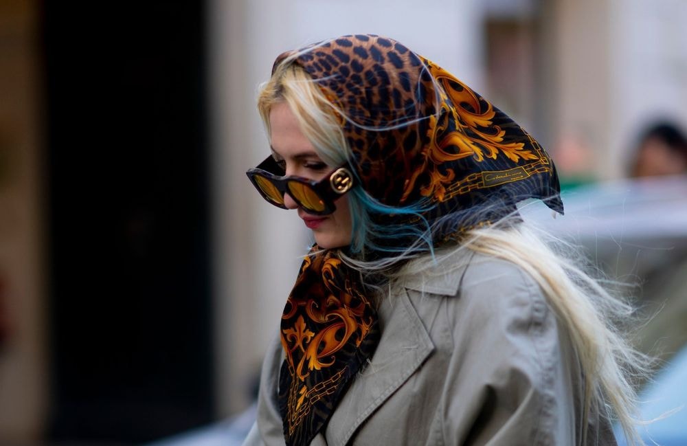 L’un des accessoires les plus populaires de la mode française fait son grand come-back