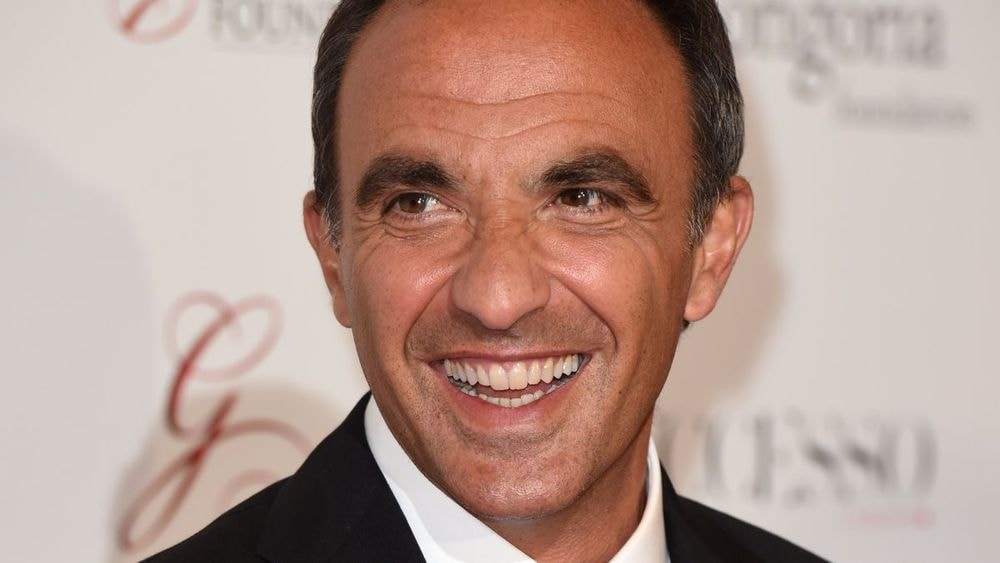 À 55 ans, Nikos Aliagas révèle enfin ses préférences : "Plaire à un garçon comme à une fille...