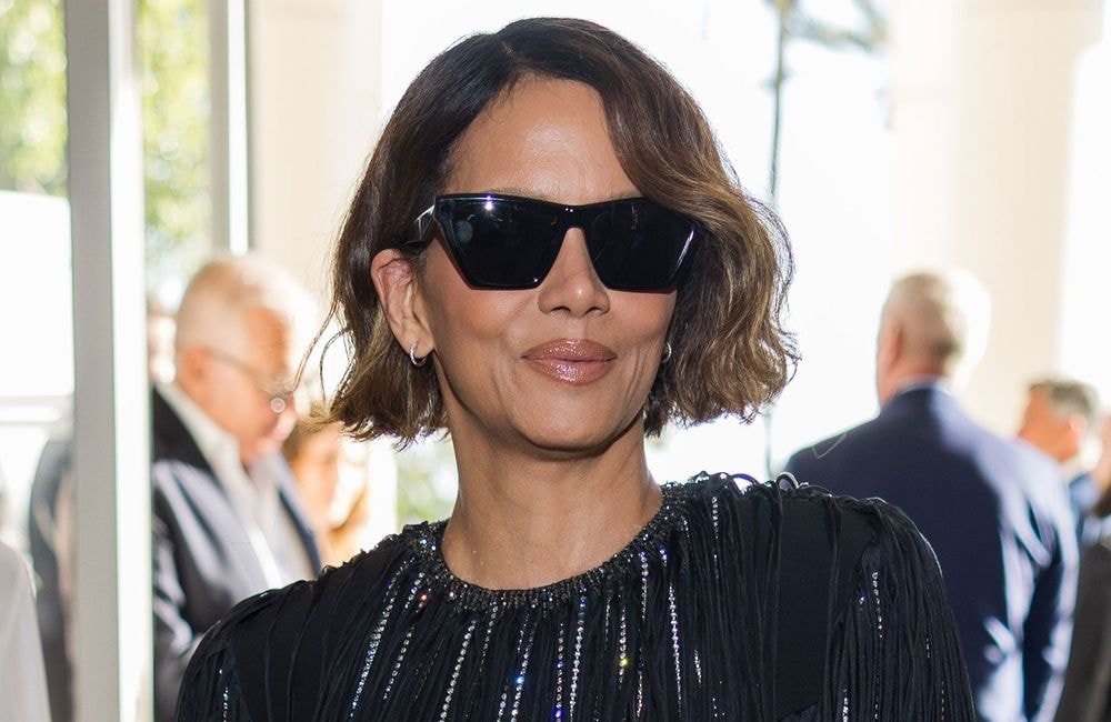 Cannes 2025 : Halle Berry mise sur un carré wavy ultra chic