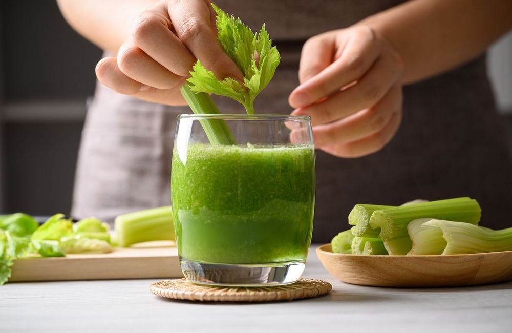 Celery juice : pourquoi cette boisson détox cartonne sur les réseaux ?
