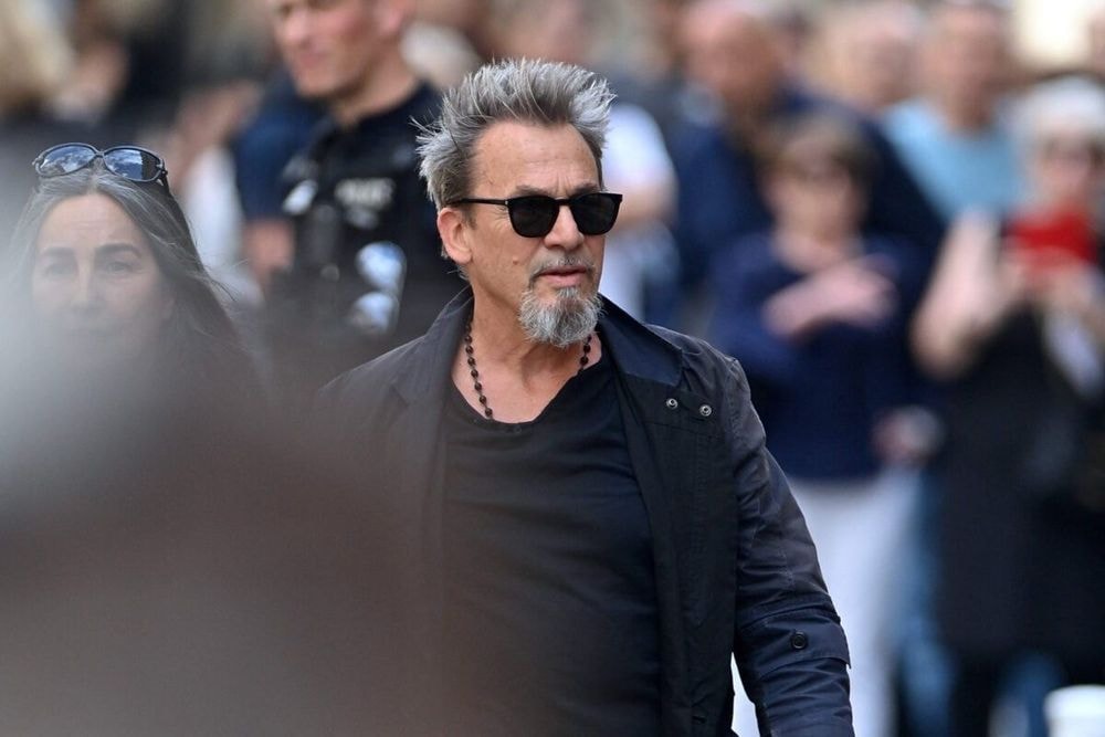 Ancien fraudeur, Florent Pagny dénonce une "chasse" fiscale en France et estime que taxer les riches, "c'est débile"