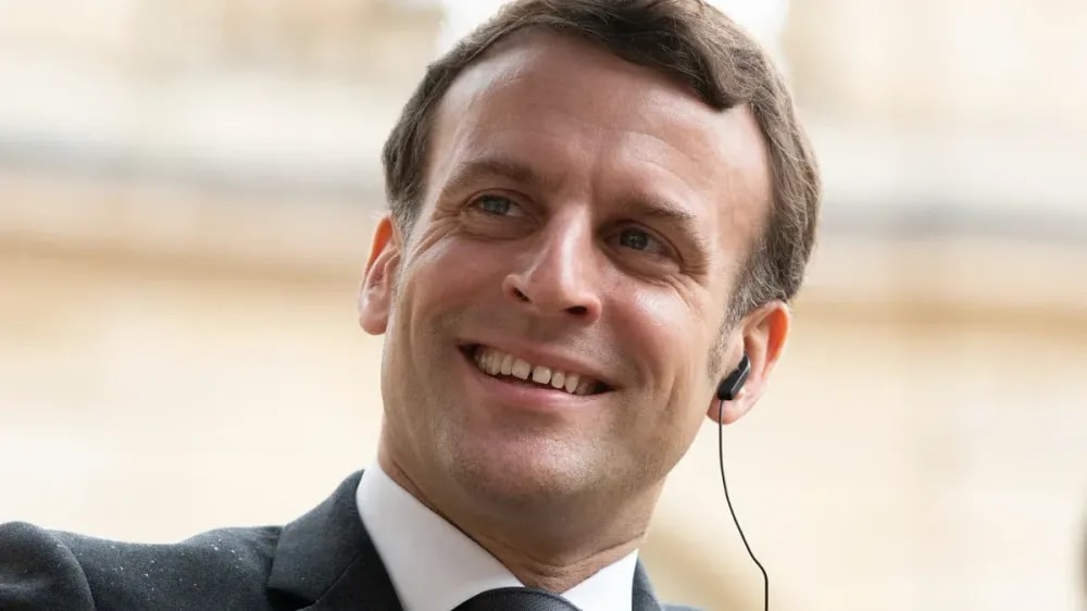 Emmanuel Macron violemment pris à partie par Cyril Hanouna : “Il faut arrêter de se foutre de la gueule du monde”