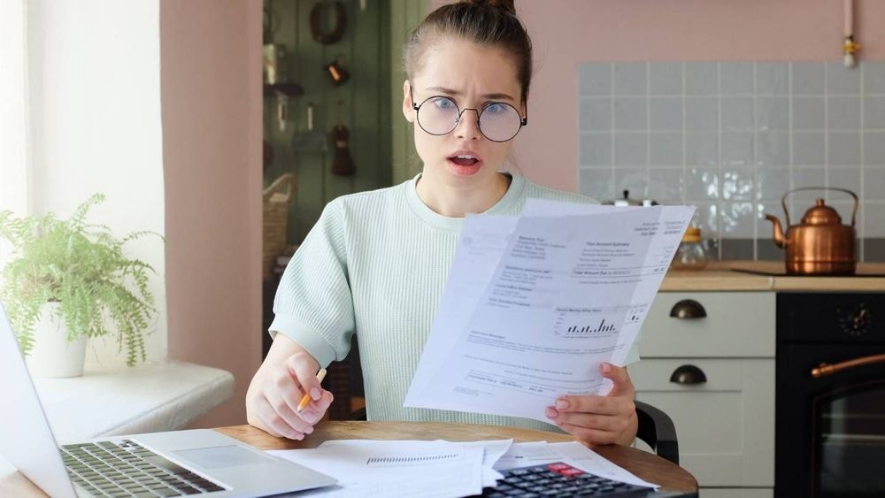 Virement CAF reporté au 7 avril : nouveau calendrier des versements CAF, Carsat et Agirc-Arrco en avril 2026