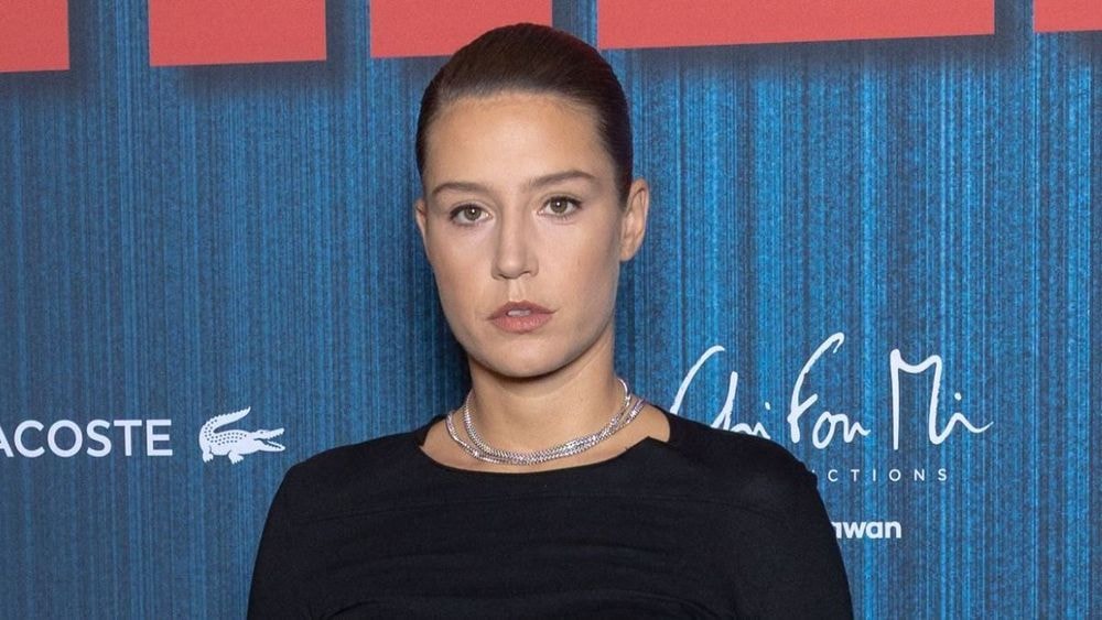 Adèle Exarchopoulos raconte ce jour où on l'a reprise sur sa façon de parler : "J'ai jamais oublié"