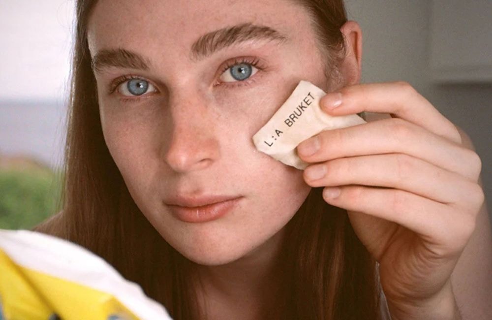Des glaçons imbibés de skincare ? Ce geste beauté viral séduit pendant la canicule