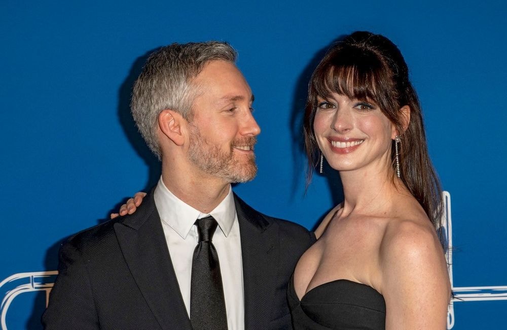 Anne Hathaway et Adam Schulman : 17 ans d’amour discret