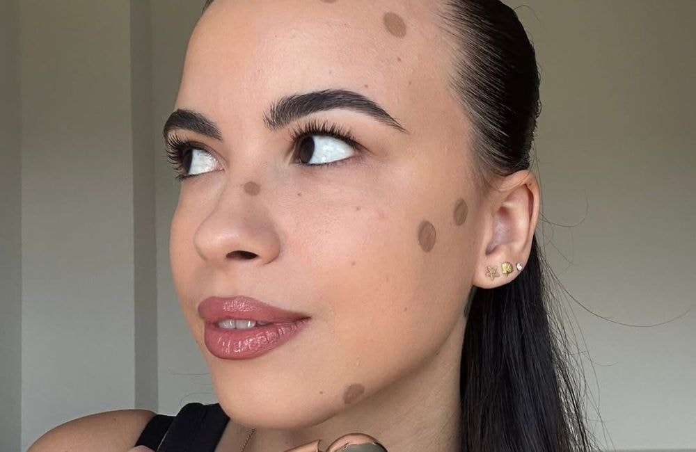 Virale sur les réseaux, la « dot method » révolutionne l'application du maquillage