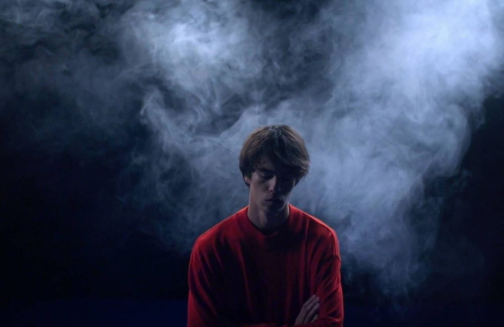 « Je fumais du cannabis pour sentir la tristesse s’en aller » : un documentaire sur une « jeunesse enfumée »