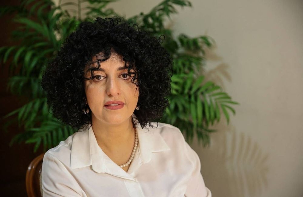 La lauréate du Nobel de la paix, Narges Mohammadi, arrêtée « violemment » en Iran