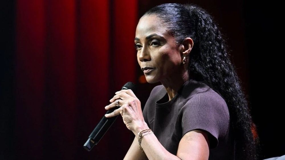 Après Karine Le Marchand, Christine Kelly interpelle : "Aucun Français, même mes voisins m'ont dit que j'étais Noire"