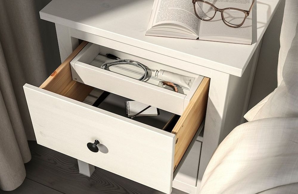 IKEA hack : comment donner un look campagne chic à un petit meuble ?