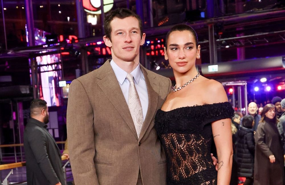 Dua Lipa dévoile les premières photos de son mariage avec Callum Turner