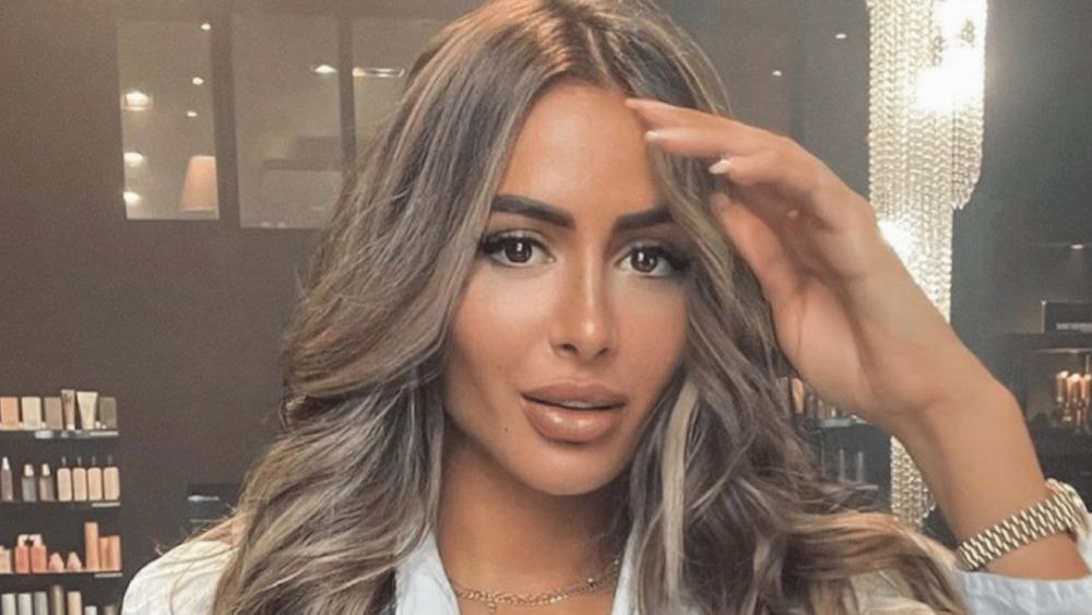 Marine El Himer : sa photo de famille pour Noël ne passe pas auprès des internautes pour un détail précis, regardez !