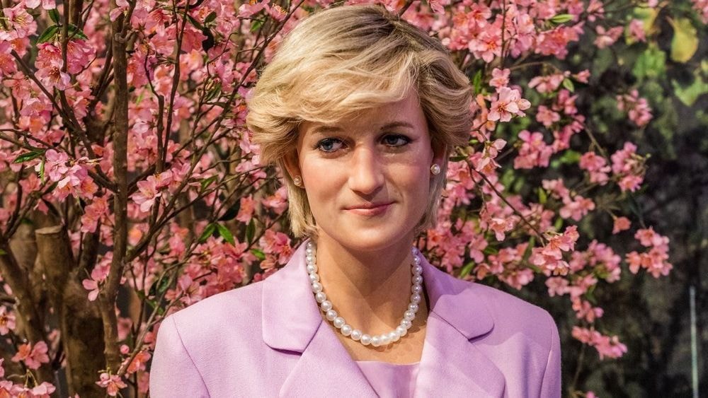 "J’ai essayé de la…" : Lady Diana amante de Valéry Giscard d'Estaing ? Il raconte
