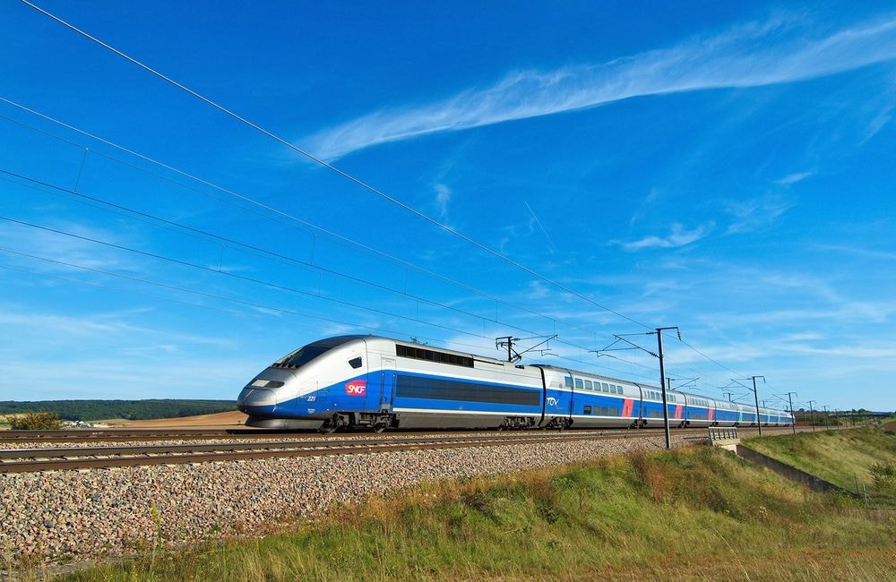 Billets d'avion, de train, location de maison, ski… Quand acheter pour payer moins cher ?