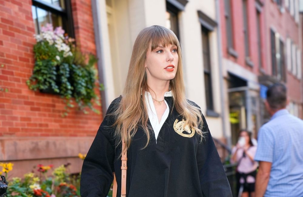 Voici le point commun entre Taylor Swift, Brigitte Macron et Carla Bruni