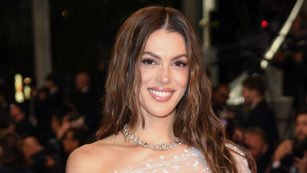 Iris Mittenaere : "J'adore la...", ce vice intime que même Antoine Dupont ne soupçonnait pas