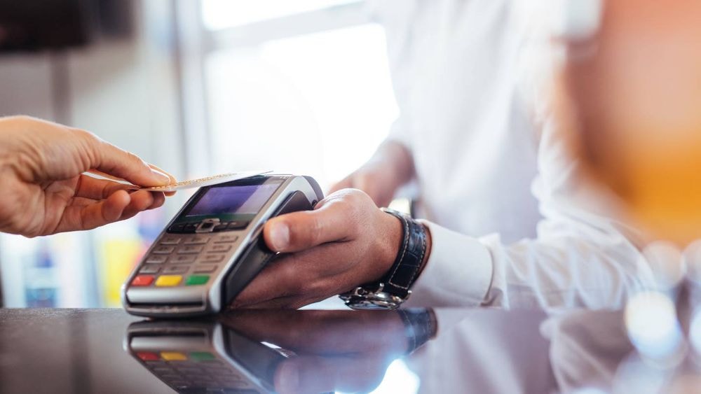 Pour être écolo il vaut mieux payer par carte bancaire, voilà pourquoi