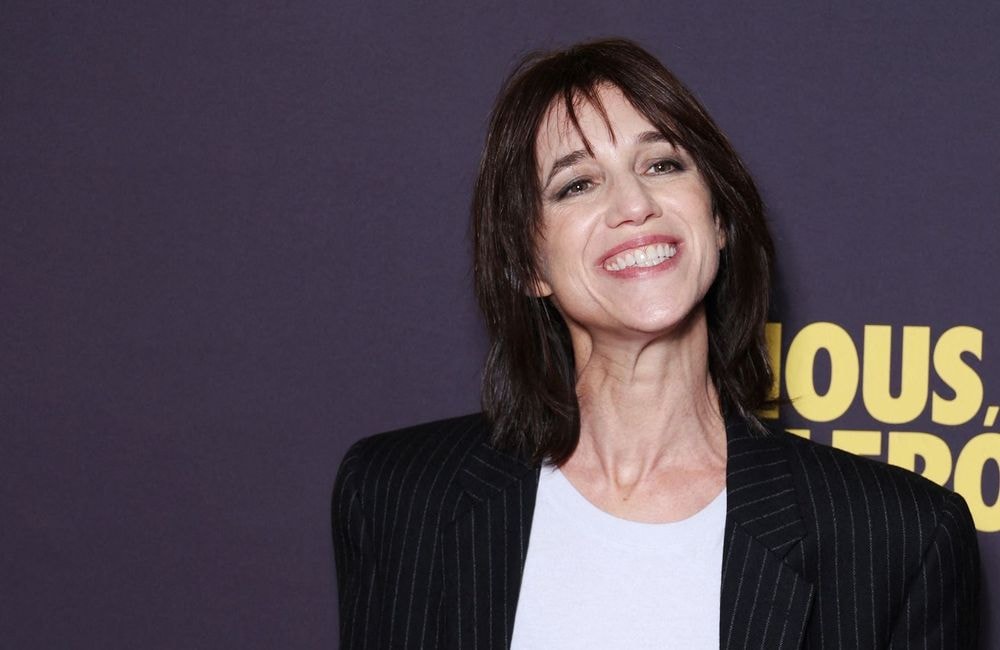 Charlotte Gainsbourg publie une rare photo de sa fille cadette Jo, son sosie