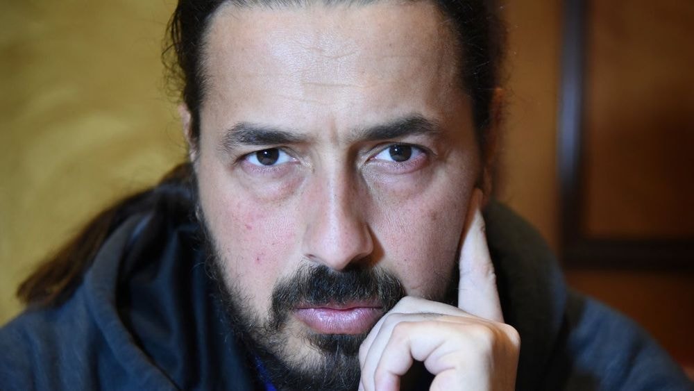 Moundir, d'origine algérienne et espagnole, le dit franco : "Nous, musulmans, on s'excuse auprès de la France d'avoir…"