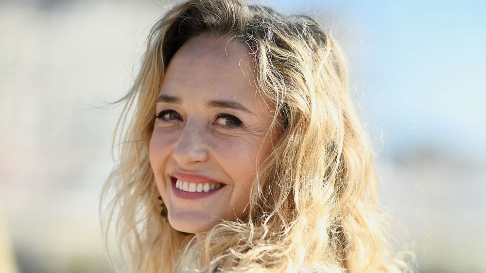 Hélène de Fougerolles, polyamoureuse : ses confidences sans filtre sur ses "deux amoureux et demi"