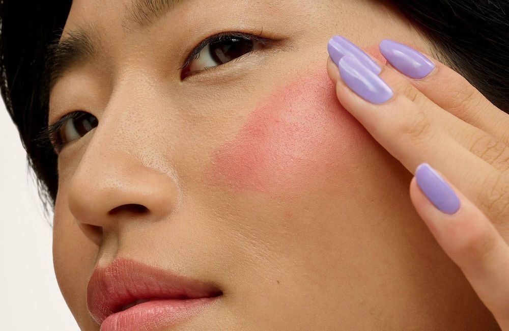 Sephora : pourquoi tout le monde s’arrache déjà le nouveau blush de Benefit Cosmetics ?