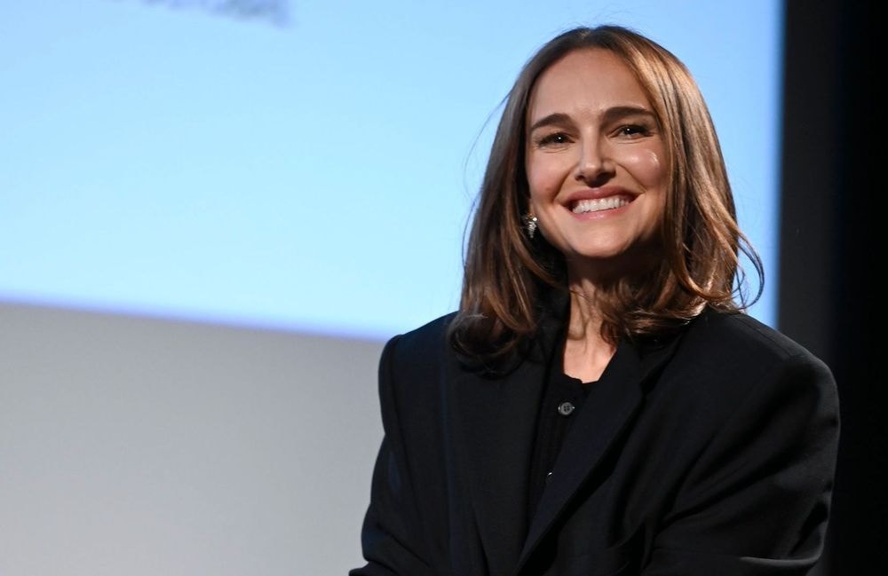 Natalie Portman, enceinte de son troisième enfant, dévoile les coulisses de sa vie parisienne