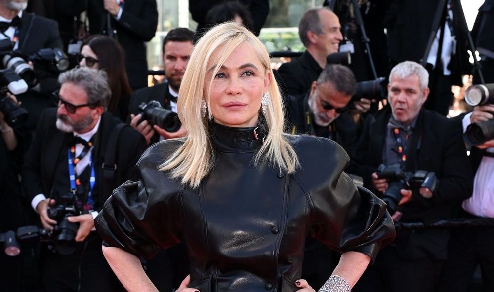 Emmanuelle Béart : ce cliché "à poil" ressurgit après son retour très remarqué à Cannes