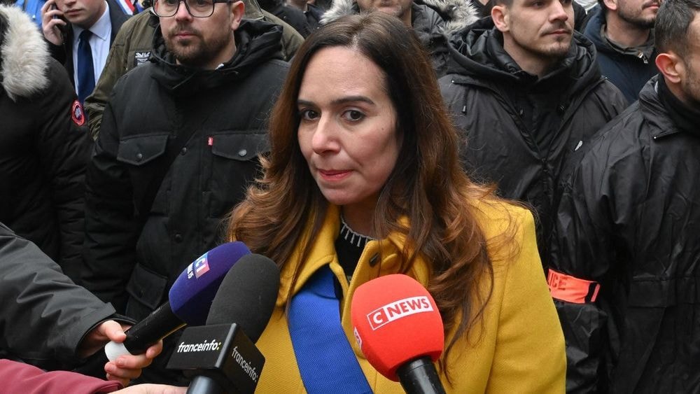 Sarah Knafo sans compromis face aux Syriens réfugiés en France : "Maintenant, vous pouvez rentrer chez vous et..."