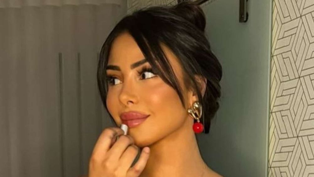 Maeva Ghennam : en couple et prête à montrer le visage de son chéri ? Elle fait une grande annonce, regardez !