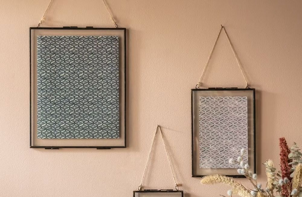 Donnez un look vintage à vos cadres suspendus grâce à cette astuce toute simple