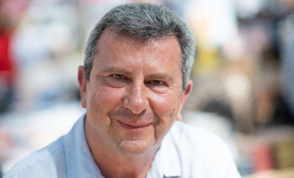Pascal Bataille, 65 ans : "On m'a enlevé un bout de poumon", l'animateur au bloc pendant 6h d'affilée