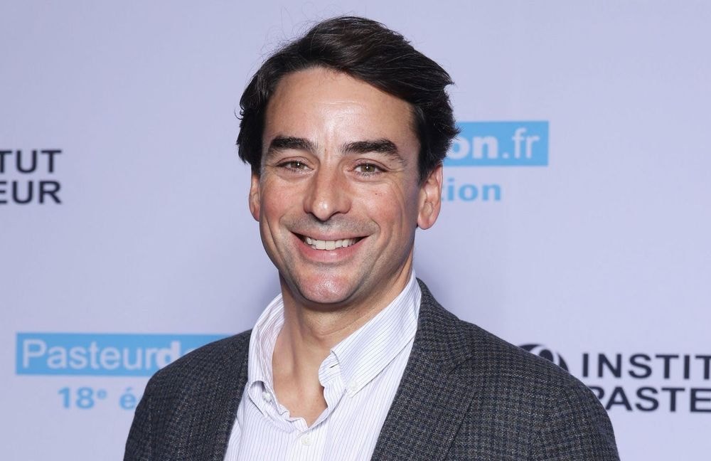 Julian Bugier se confie sur sa rencontre avec sa femme, Claire Fournier : « On a eu un coup de foudre »