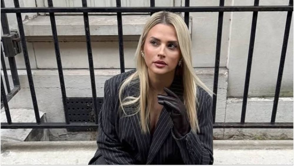 Kelly Vedovelli enceinte et séparée de son compagnon, elle réagit !