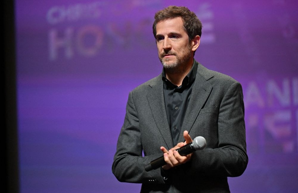 « Le plateau s'est arrêté » : Guillaume Canet se confie sur son étonnante rencontre avec Leonardo DiCaprio