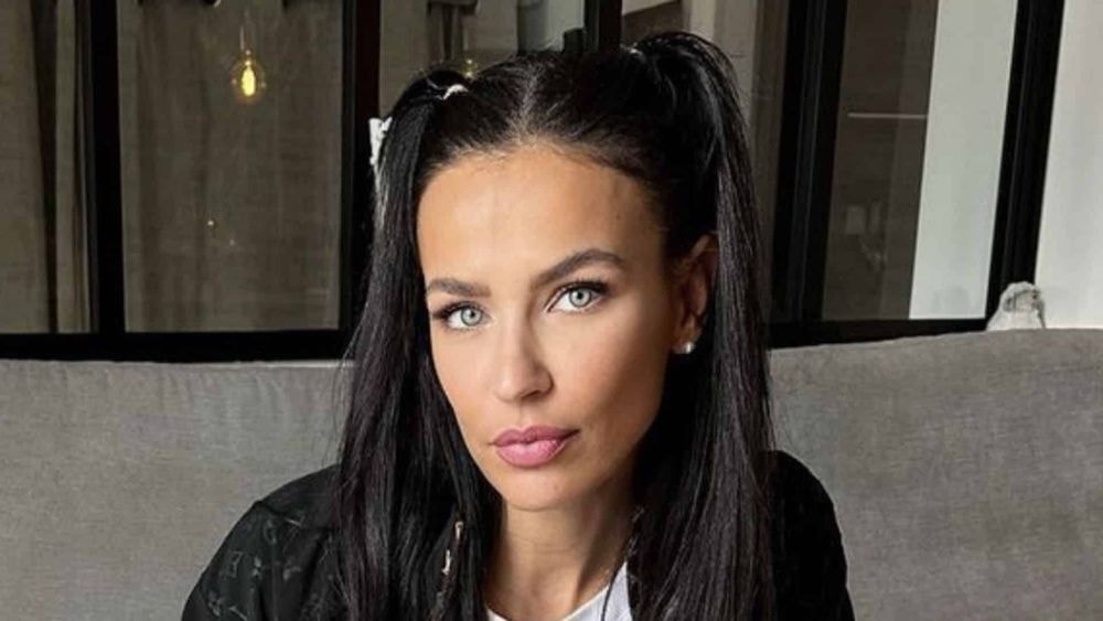 "Quel gâchis" : Julie Ricci méconnaissable après une chirurgie du visage, les internautes sont sidérés !