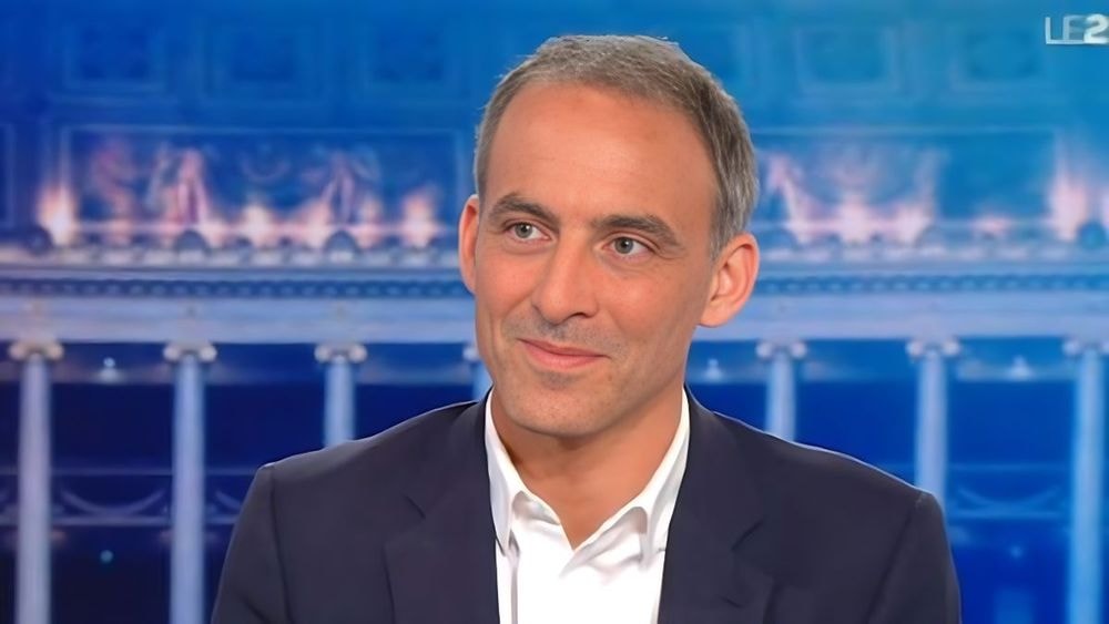 Raphaël Glucksmann lâche tout sur son couple avec Léa Salamé : "En péril...