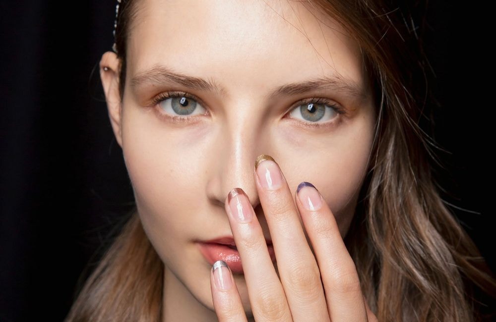 Cette tendance ongles rafraîchit la french manucure ce printemps