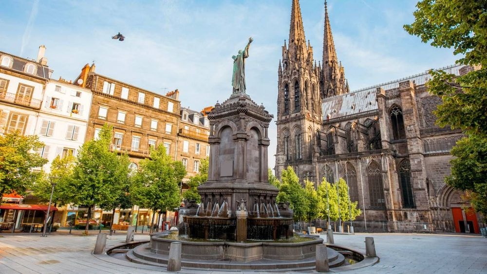 Immobilier à Clermont-Ferrand : stabilité des loyers et légère baisse des prix d'achat en avril 2026