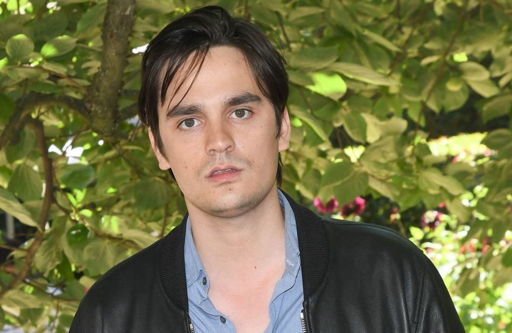 Mort d’Alain Delon : un mois après, l’hommage poignant de son fils Alain-Fabien