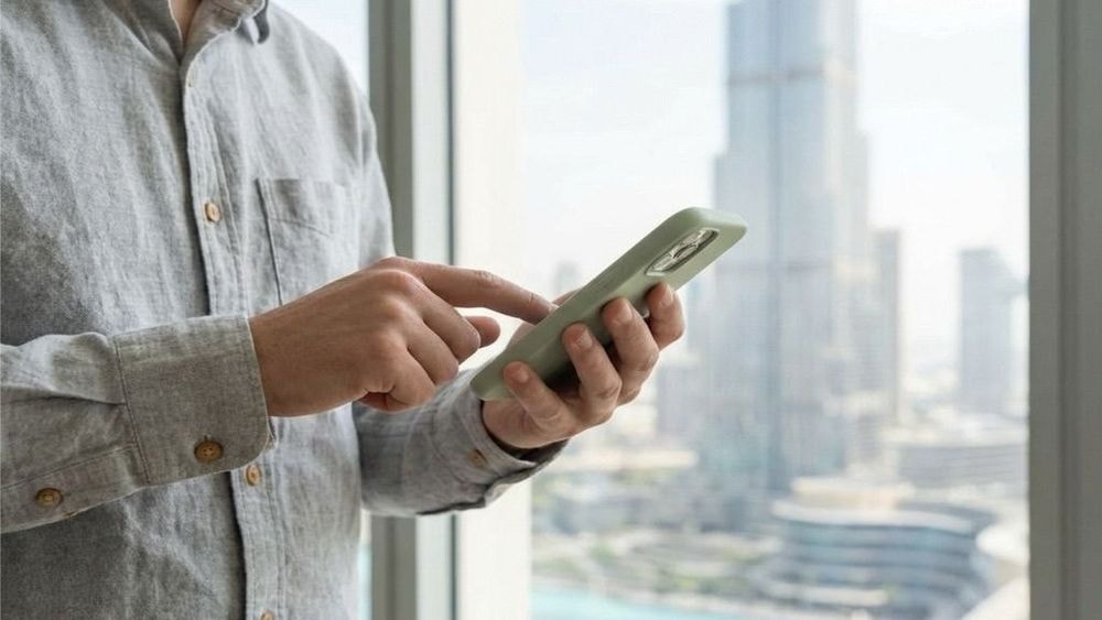 Free accompagne ses abonnés mobiles actuellement aux Émirats arabes unis, à Oman et au Qatar