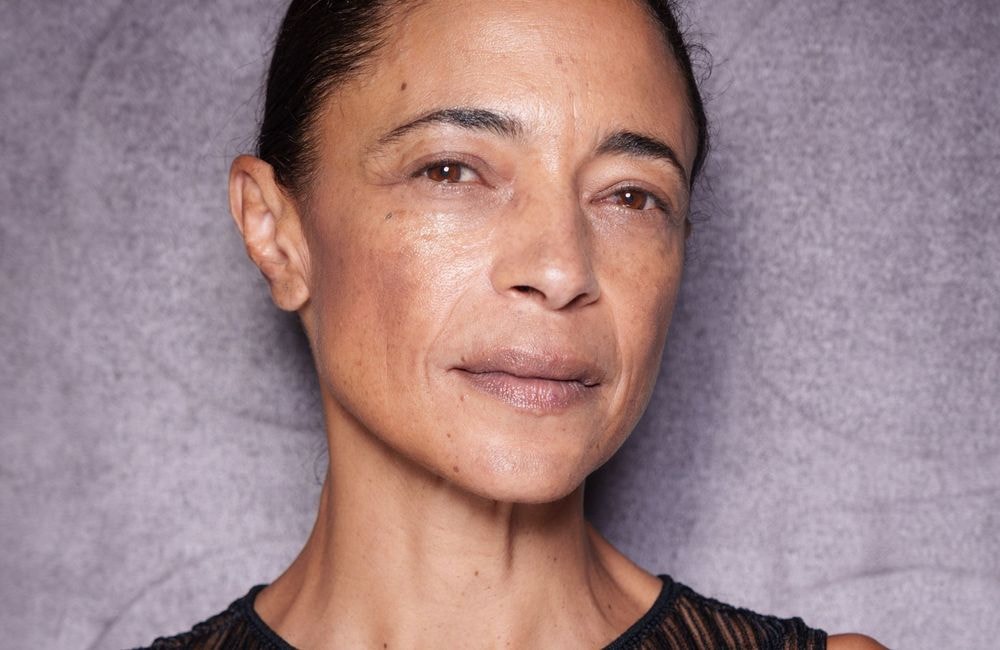 Peau à 40 ans : ce qui change vraiment et comment en prendre soin selon les dermatologues