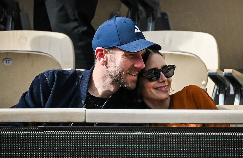 Lily Collins, mère épanouie : elle dévoile son été avec son époux Charlie McDowell et leur fille Tove
