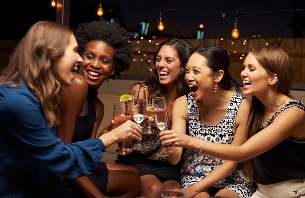 Cette fréquence à laquelle les femmes ont besoin de soirées entre copines pour leur bien-être