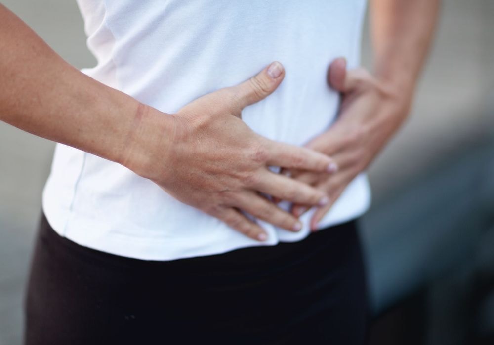 Astuce anti-stress : découvrez l'automassage du ventre en 2 minutes